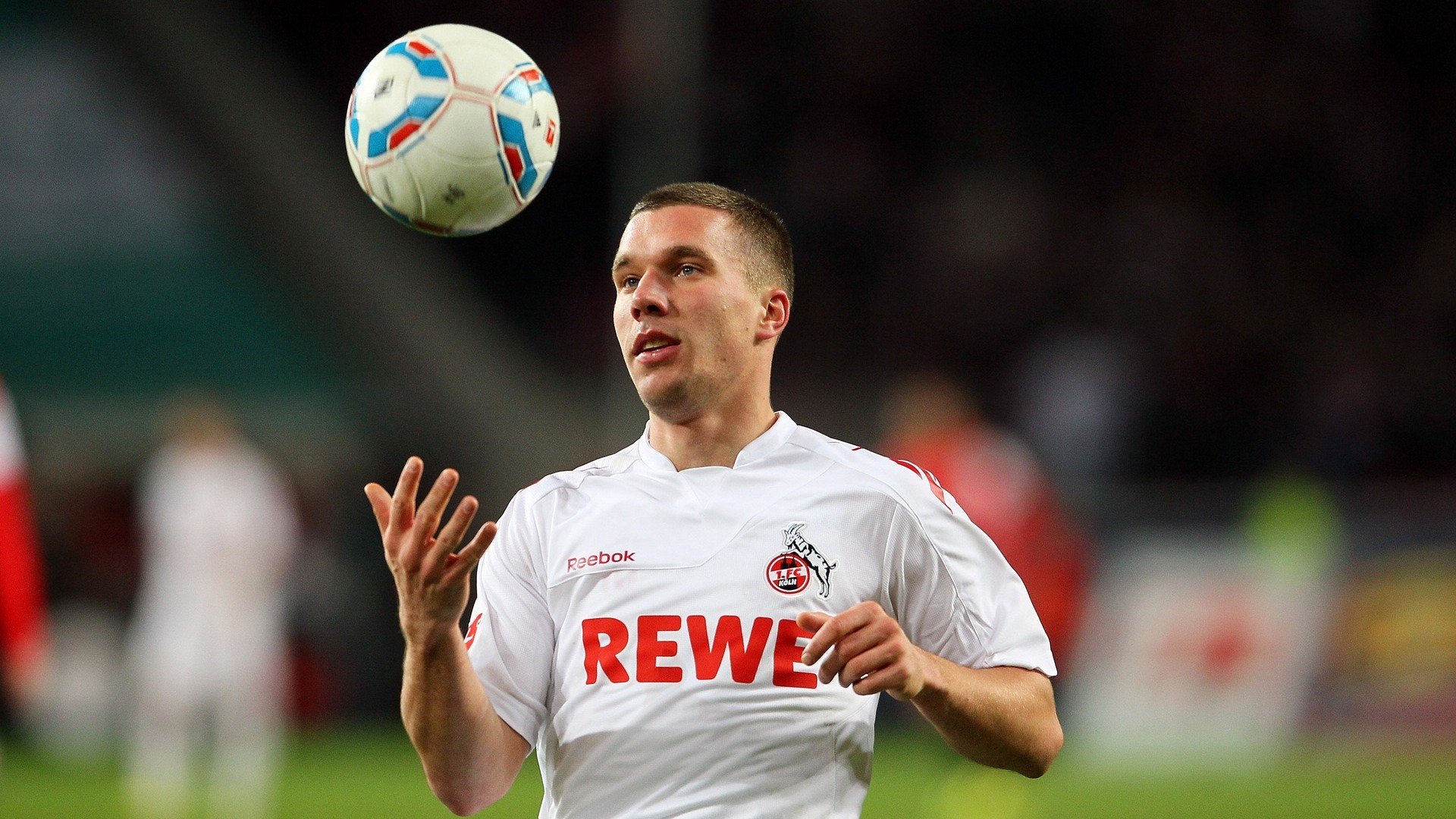 米兰电竞-中超球队冬训全面展开，中超冬季引援