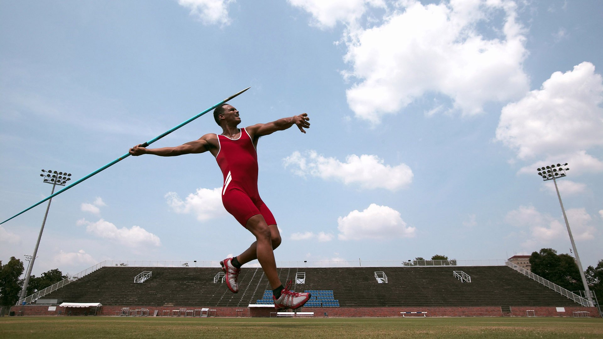 ac米兰足球官网-季后赛“精神股赛”盘点:谁最拼?